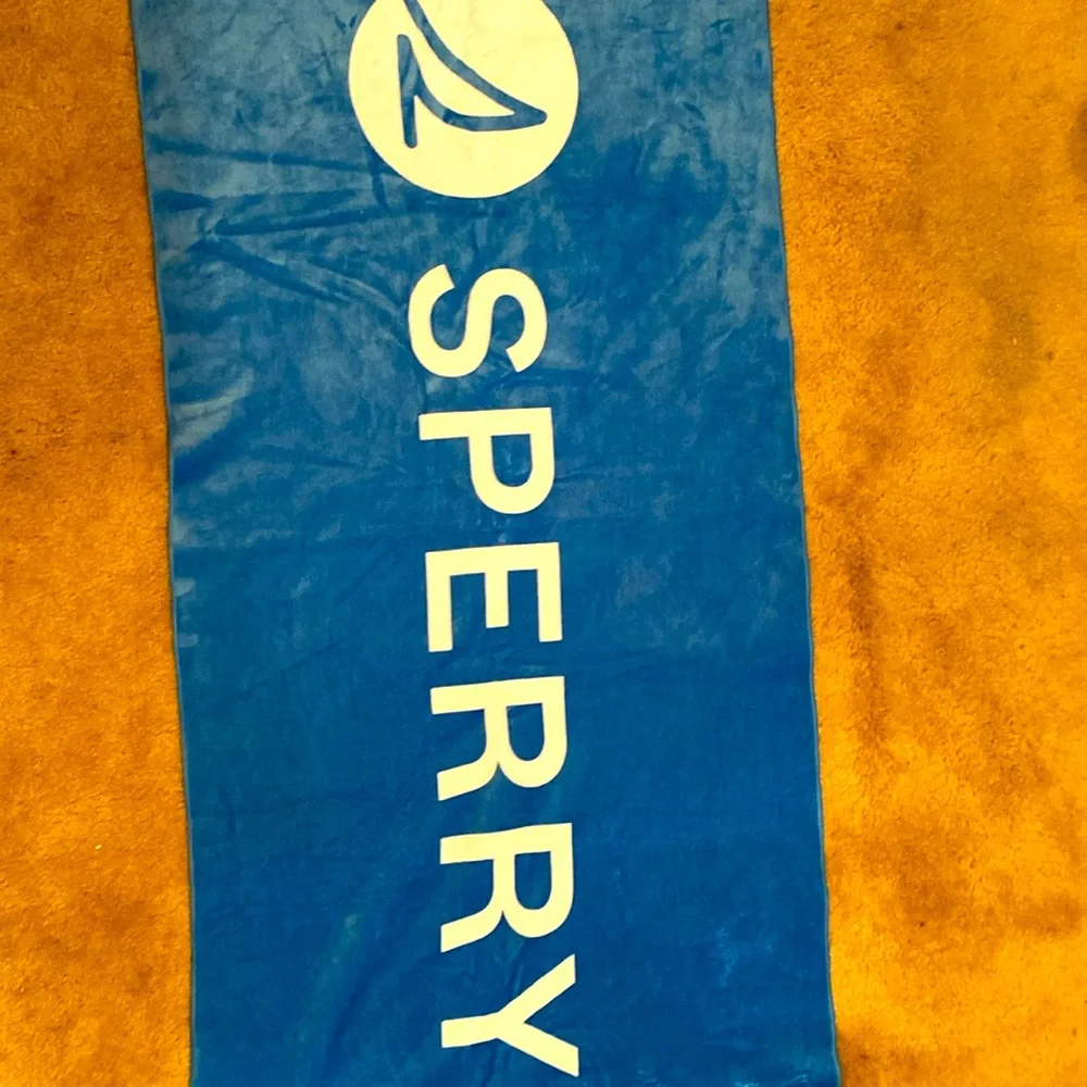 NWOT Sperry Towel